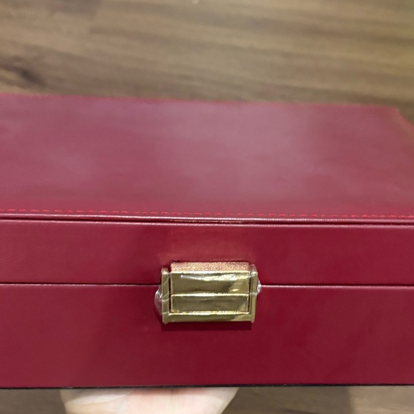 Red Faux Leather Jewelry Case-New - Picture 9 of 9